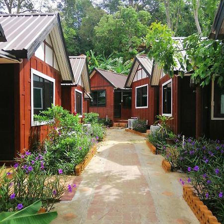 Phi Phi Long Beach Bungalow Екстер'єр фото