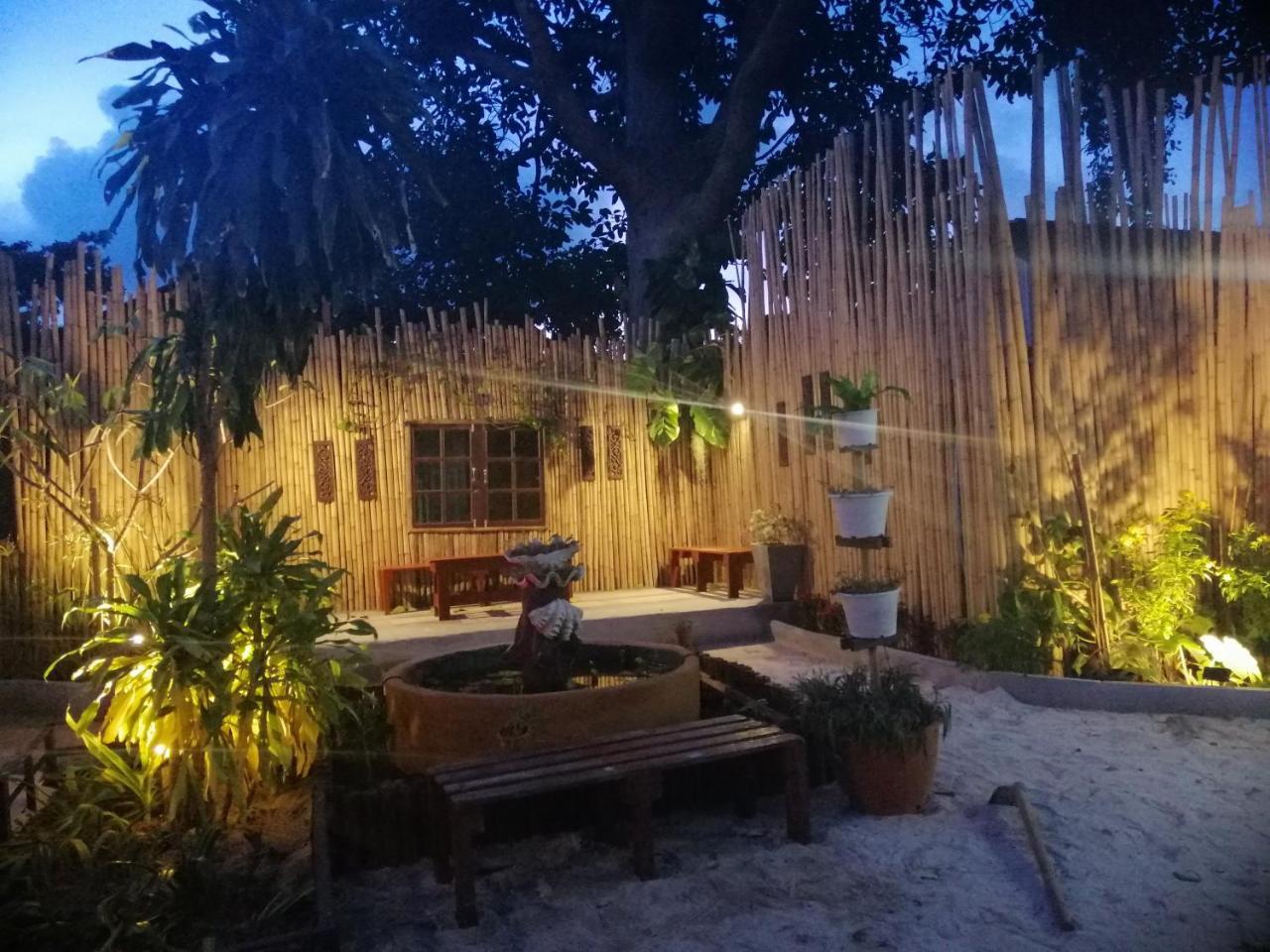 Phi Phi Long Beach Bungalow Екстер'єр фото