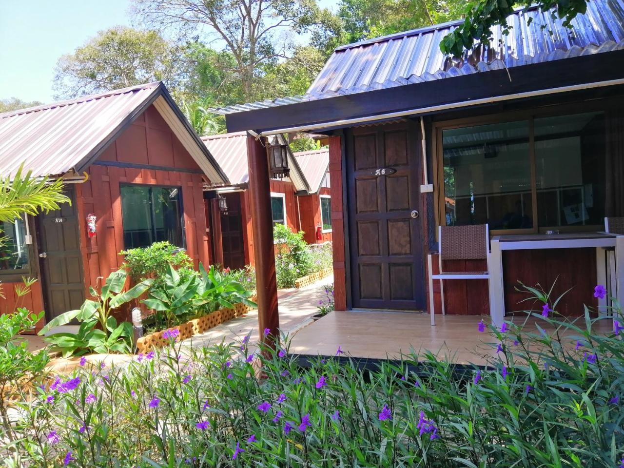 Phi Phi Long Beach Bungalow Екстер'єр фото