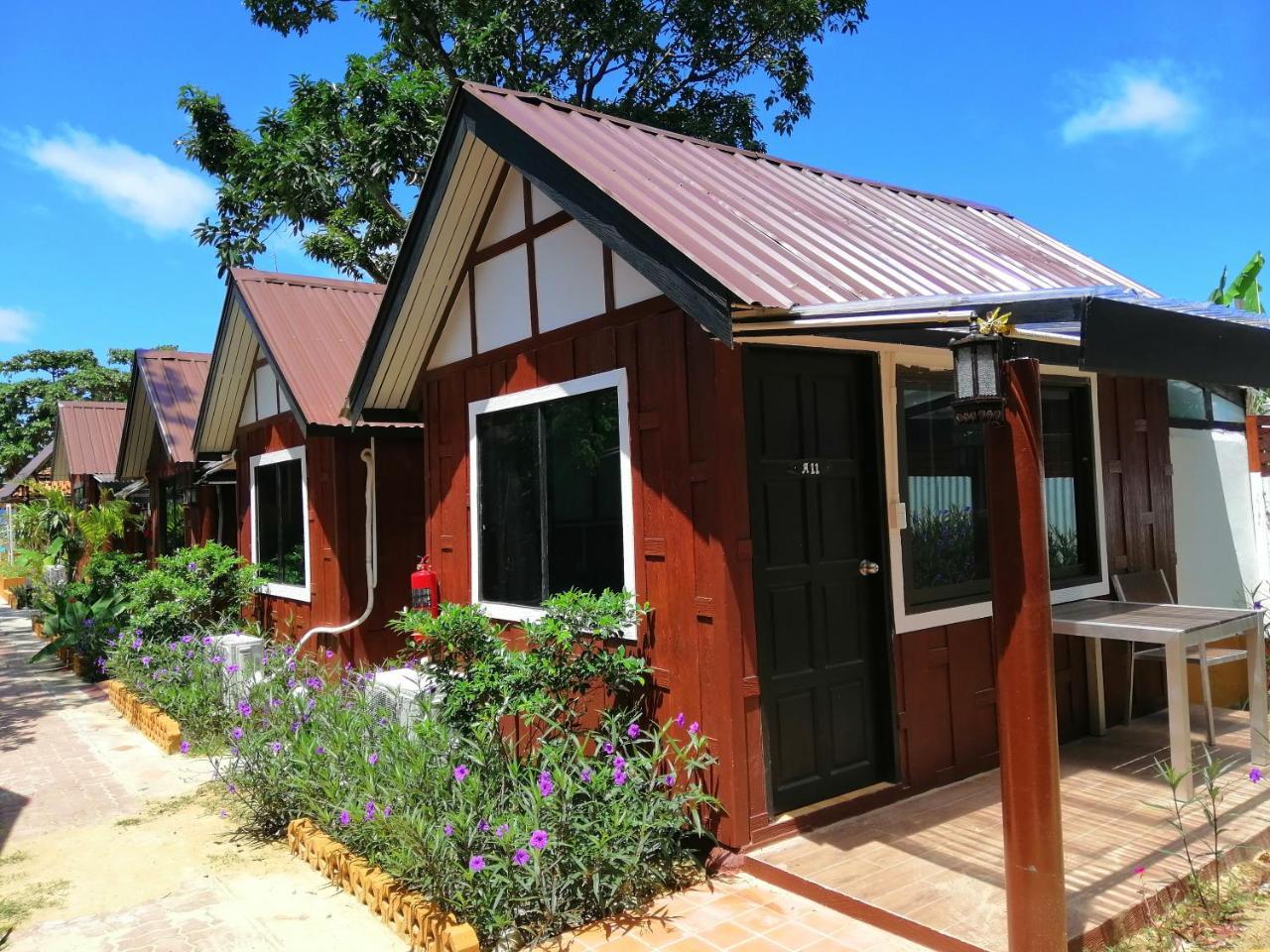 Phi Phi Long Beach Bungalow Екстер'єр фото